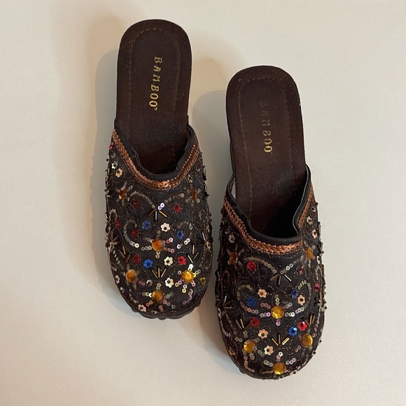 Bamboo Beaded and Sequin Chunky Clogs Size 8 - Picture 3 of 7